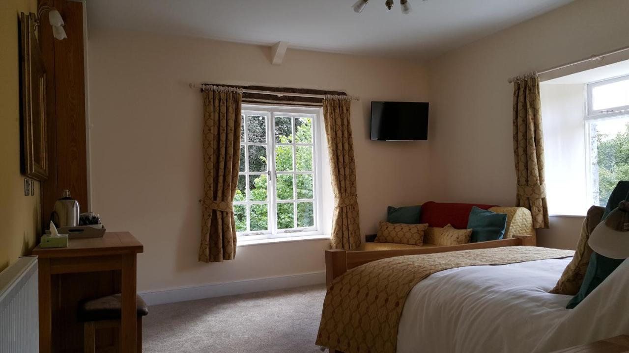 Pontyclerc Farm House Bed And Breakfast 阿曼福德 外观 照片