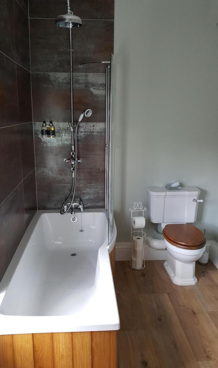 Pontyclerc Farm House Bed And Breakfast 阿曼福德 外观 照片