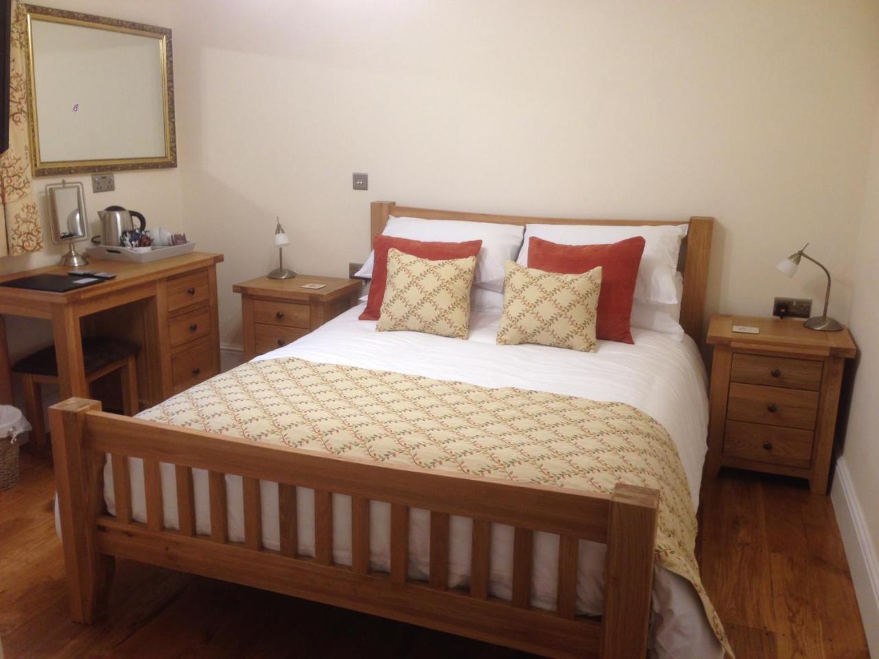 Pontyclerc Farm House Bed And Breakfast 阿曼福德 外观 照片