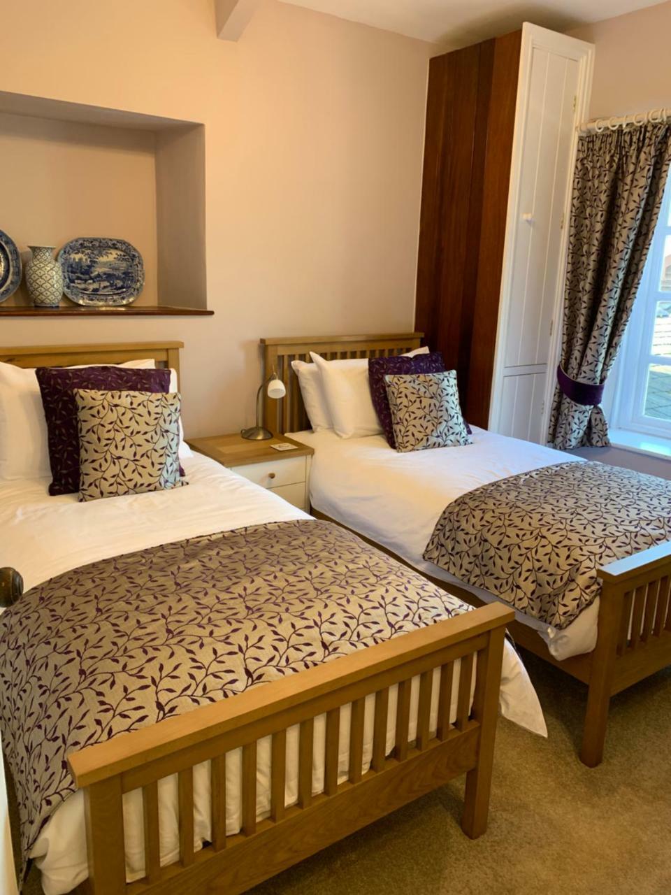 Pontyclerc Farm House Bed And Breakfast 阿曼福德 外观 照片