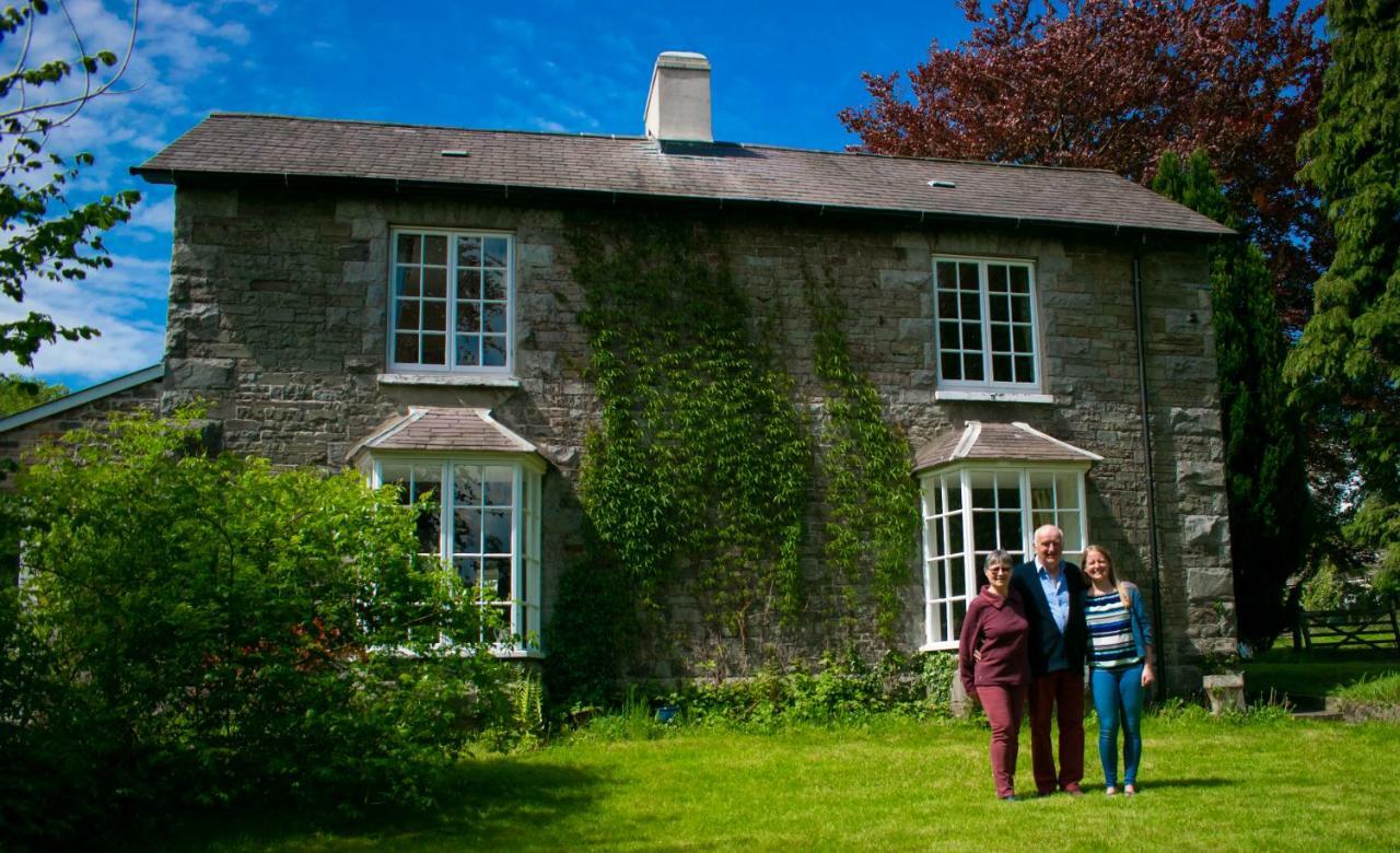 Pontyclerc Farm House Bed And Breakfast 阿曼福德 外观 照片
